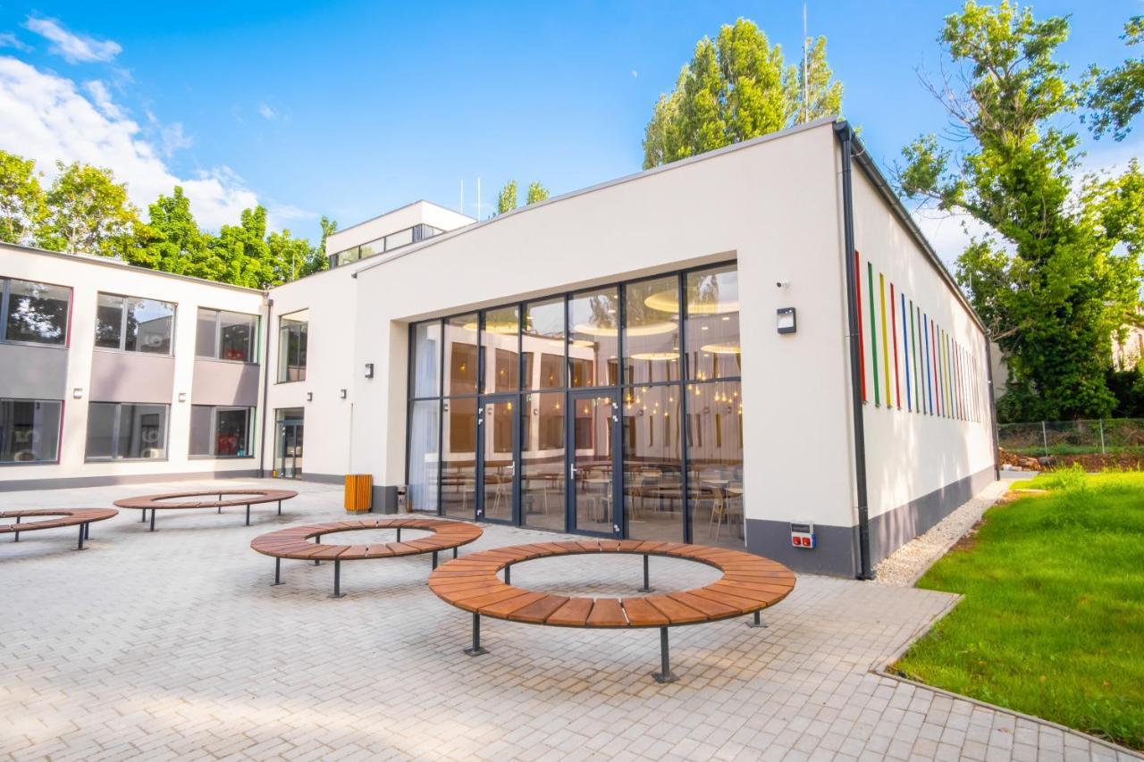 Ciszterci Rendezvenykoezpont Bed & Breakfast Balatonalmádi Eksteriør bilde