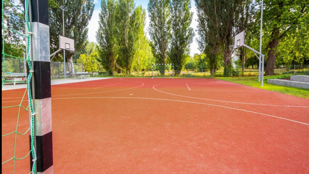 Ciszterci Rendezvenykoezpont Bed & Breakfast Balatonalmádi Eksteriør bilde
